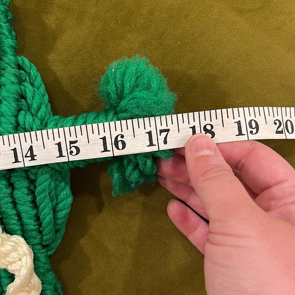 Vintage Macrame Christmas Tree Hanger - Picture 5 of 5